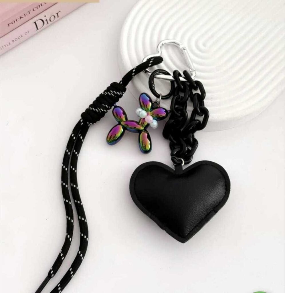 LLAVERO CORAZÓN NEGRO (K014)