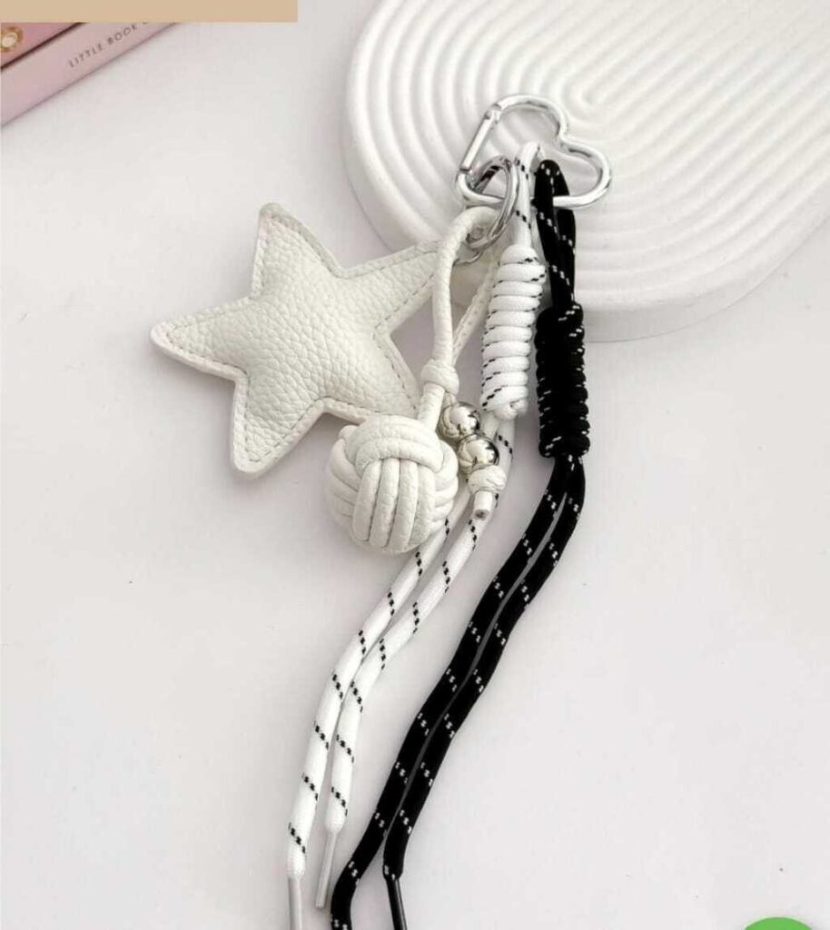 LLAVERO ESTRELLA BLANCA (K011)