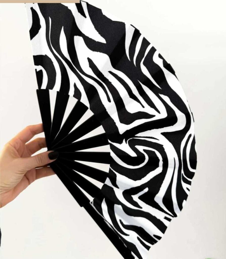 ABANICO BLANCO Y NEGRO (L003)