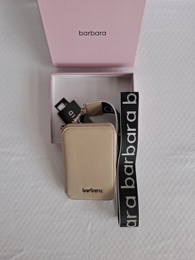 BILLETERA BARBARA CON CORREA (F006)